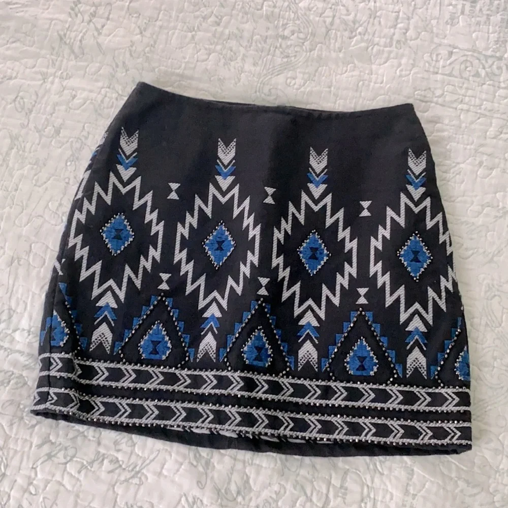 H&M embellished aztec mini skirt - Picture 2 of 6